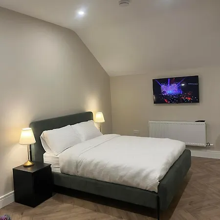 Attic In Citywest Δωμάτια σε οικογενειακή κατοικία Δουβλίνο