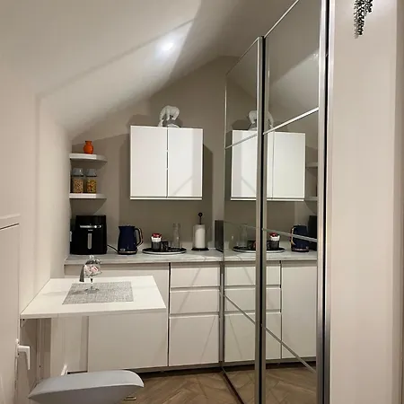 Privatunterkunft Attic In Citywest *