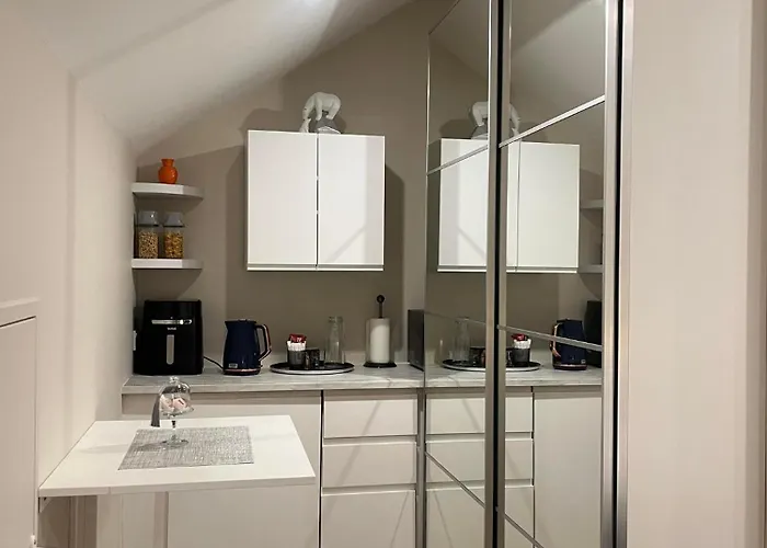 Privatunterkunft Attic In Citywest *